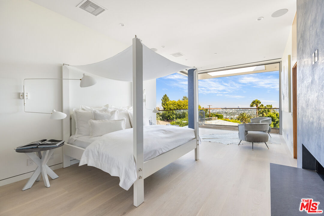 1301 Devlin Drive Los Angeles, CA 90069 - Photo 17 of 47