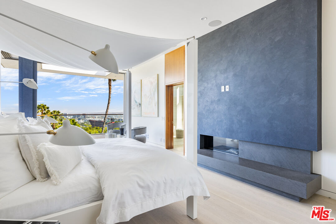 1301 Devlin Drive Los Angeles, CA 90069 - Photo 18 of 47