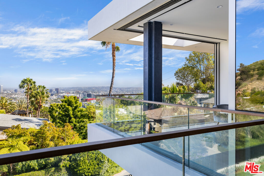 1301 Devlin Drive Los Angeles, CA 90069 - Photo 28 of 47