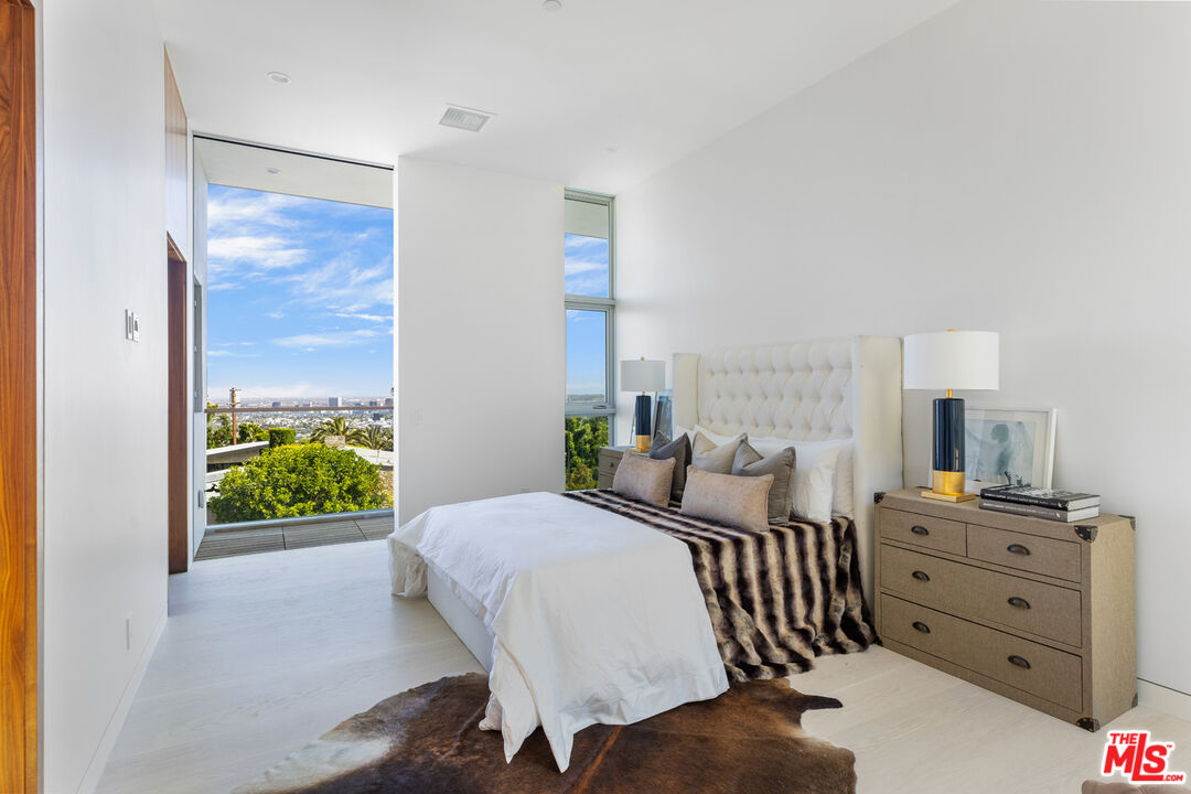 1301 Devlin Drive Los Angeles, CA 90069 - Photo 30 of 47