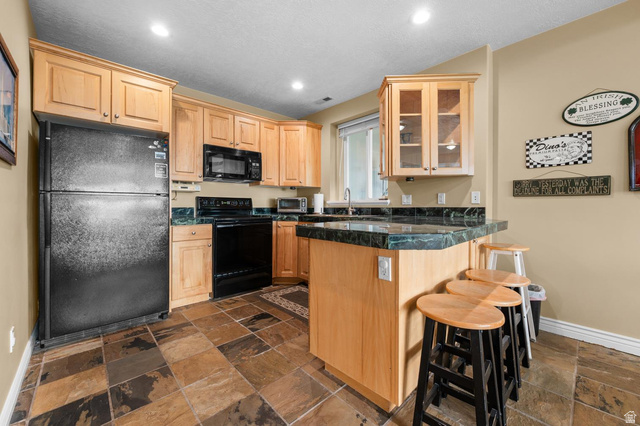 708 Eagle Rdg Drive Bountiful, UT 84010 - Photo 33 of 69 Lower level kitchen view 1