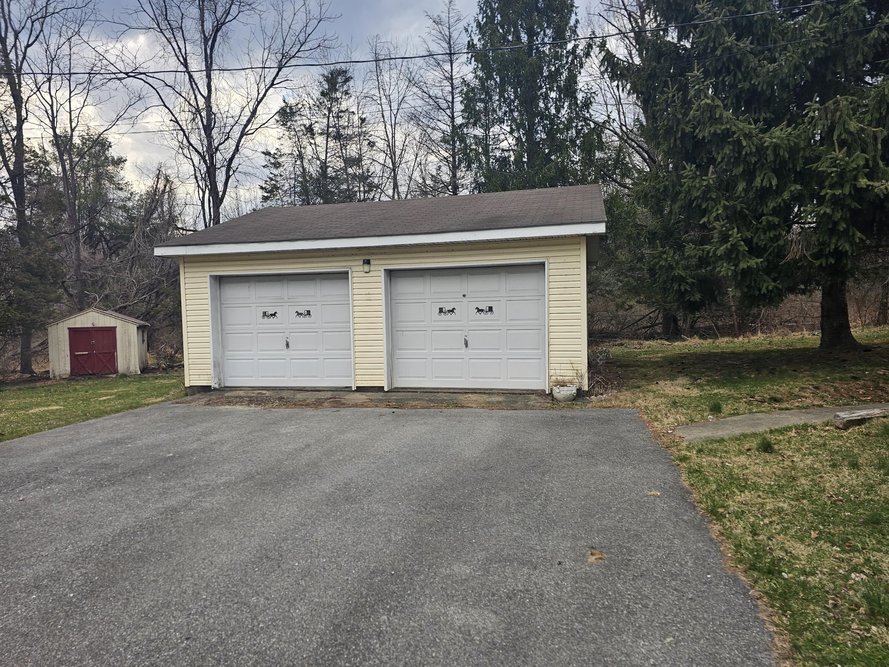 1111 Delabole Jct Road Pen Argyl, PA 18072 - Photo 2 of 11 20250329_173233