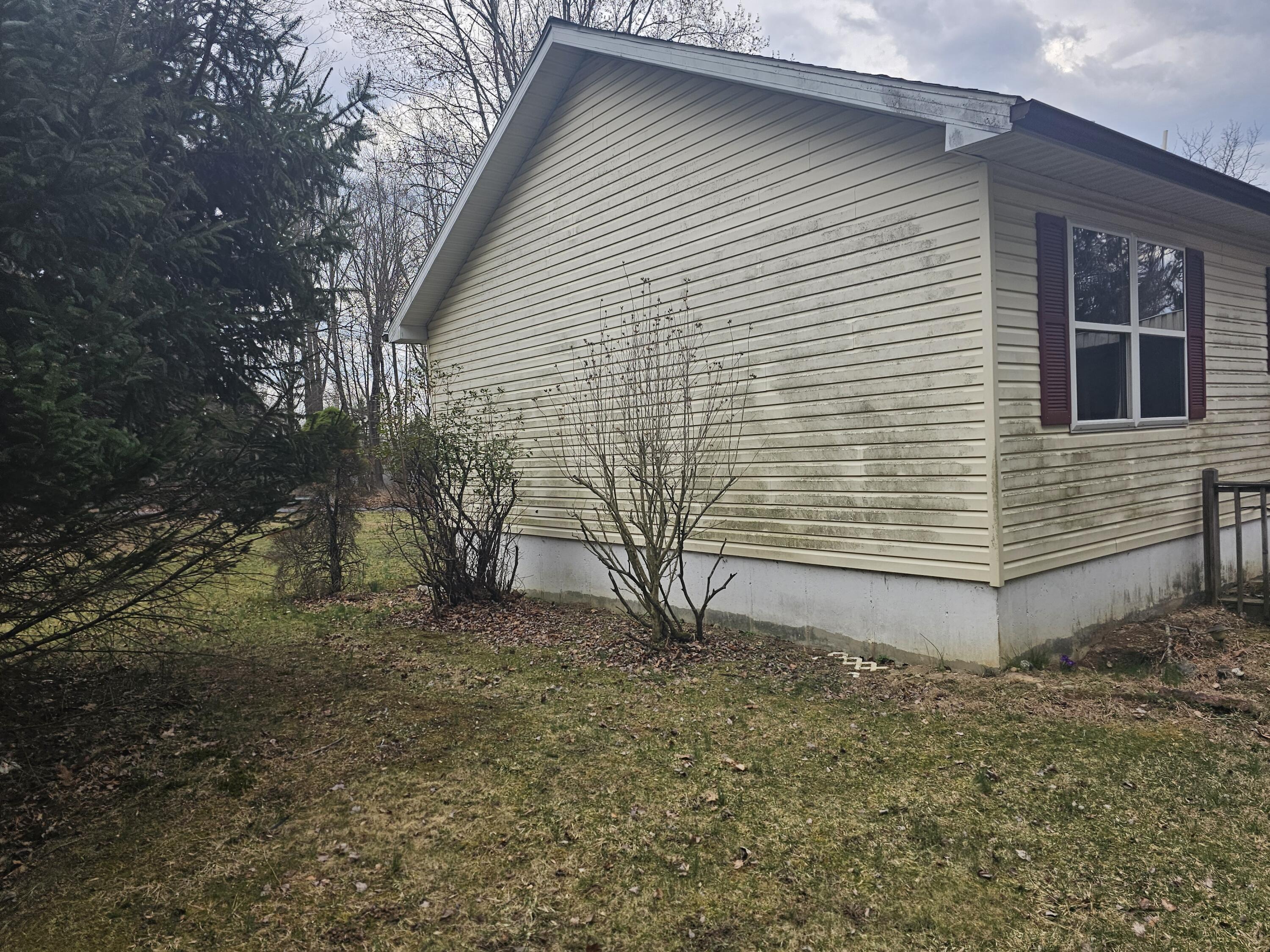 1111 Delabole Jct Road Pen Argyl, PA 18072 - Photo 4 of 11 20250329_173318