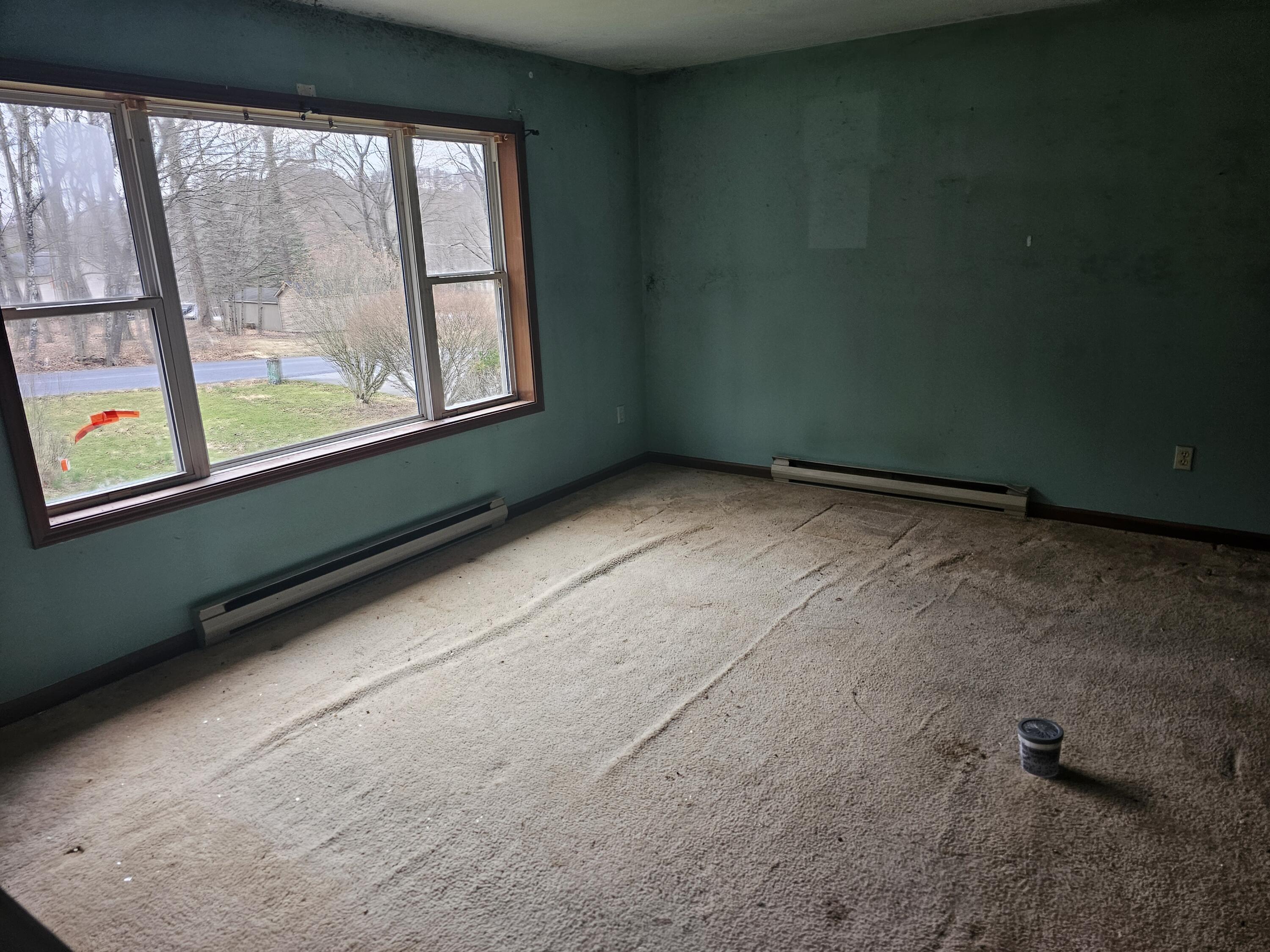 1111 Delabole Jct Road Pen Argyl, PA 18072 - Photo 5 of 11 20250329_173602