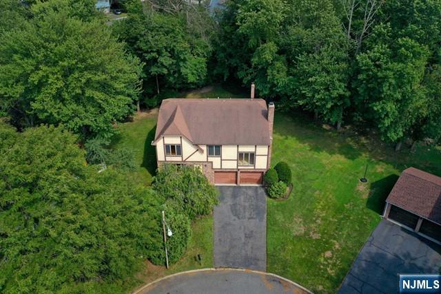20 Michele Court Cresskill, NJ 07626 - Photo 2 of 36