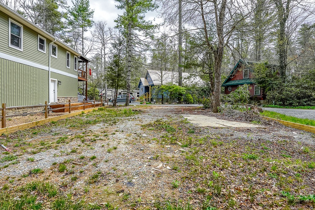 35 Pine Loop Newland, NC 28657 - Photo 4 of 12