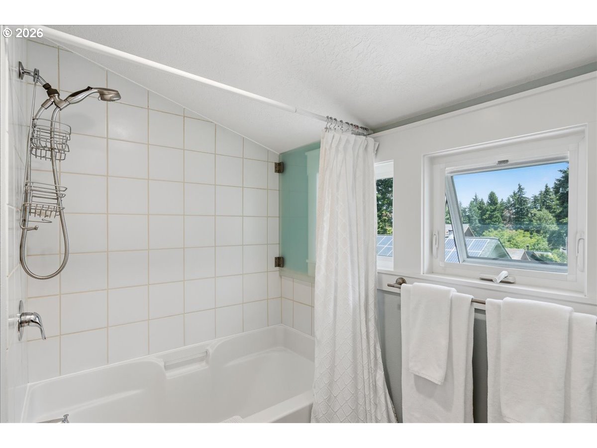810 Chadwick Street Silverton, OR 97381 - Photo 33 of 44