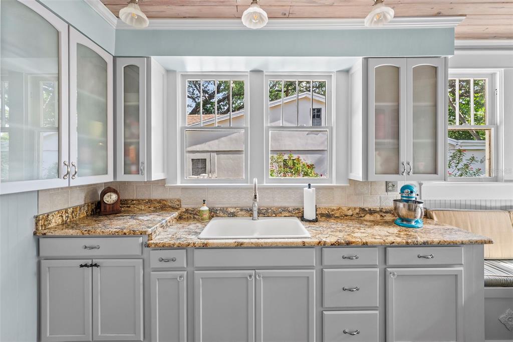 212 South Coolidge Avenue Tampa, FL 33609 - Photo 8 of 26