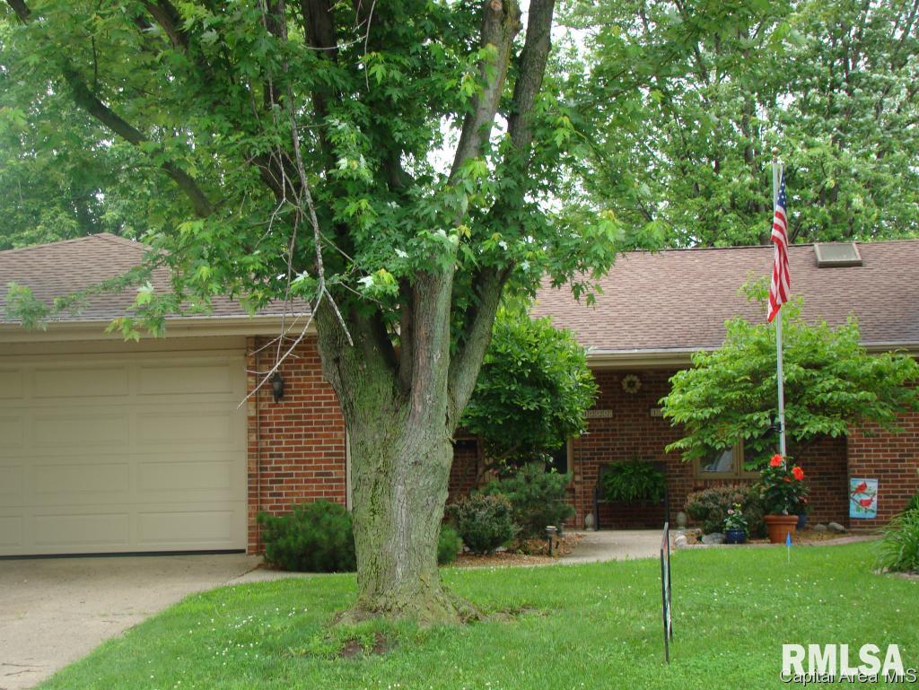 1227 Interlacken Road Springfield, IL 62704 - Photo 1 of 10