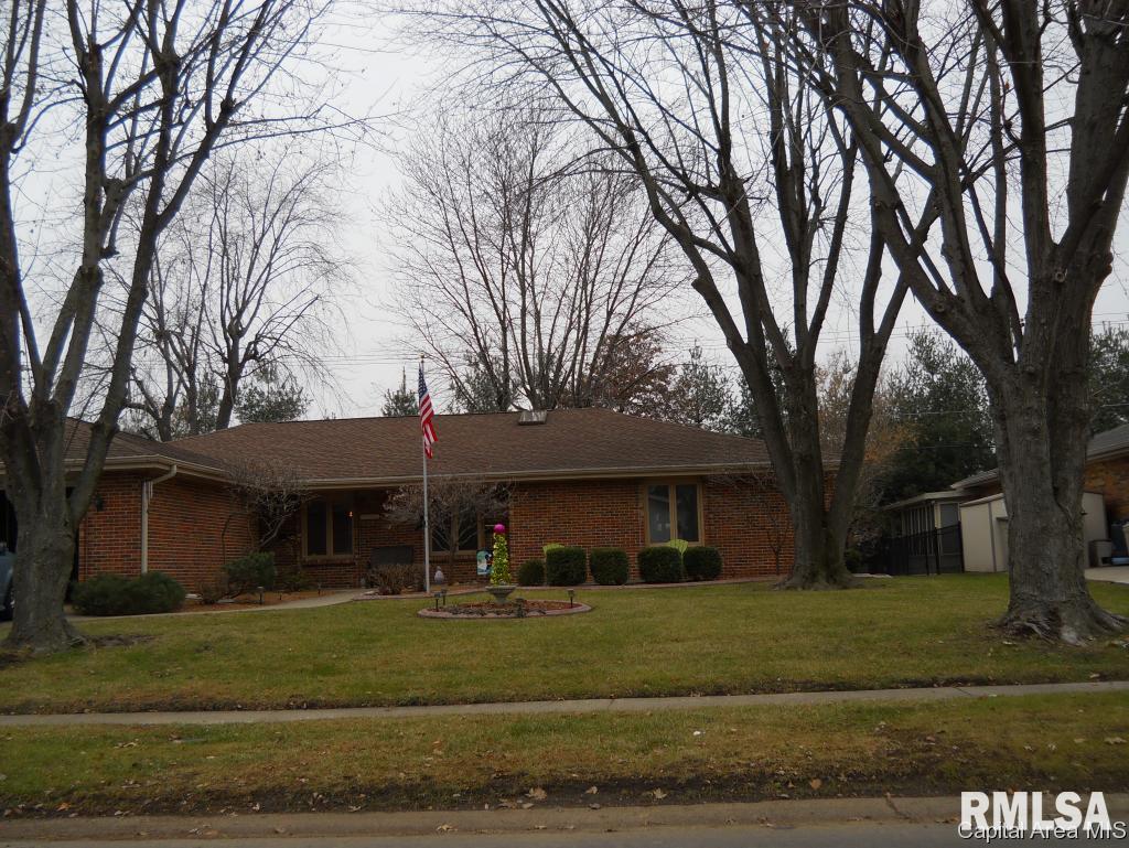 1227 Interlacken Road Springfield, IL 62704 - Photo 3 of 10