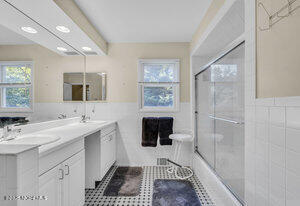 411 Butterfly Road Jackson, NJ 08527 - Photo 54 of 97 hall bath shower