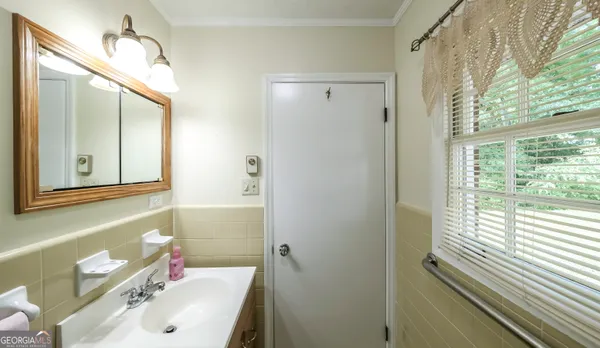 $249,999 | 416 Robertson Avenue, Tallapoosa, GA 30176