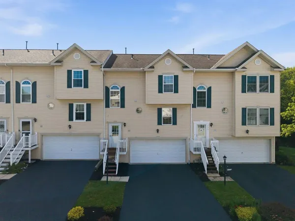 $240,999 | 151 Manor View Drive, Manor, PA 15665