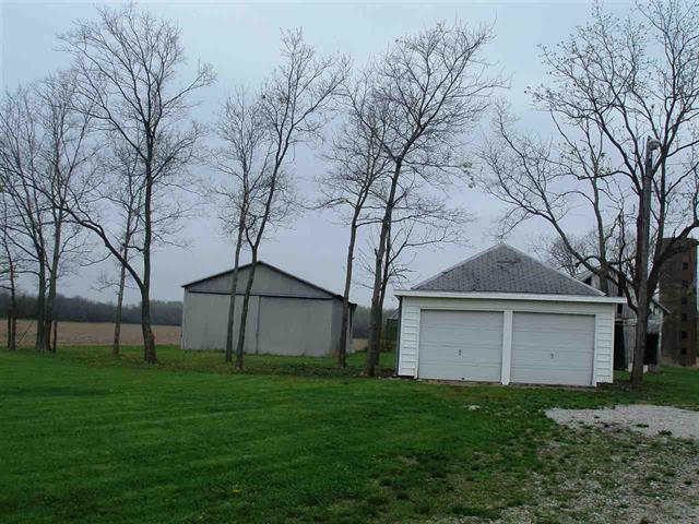 4886 Neuman Lake Road Milton, IN 47357 - Photo 4 of 16