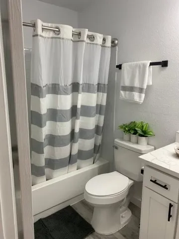 $99,000 | 7600 Emmett F Lowry Expressway, Unit 610, Texas City, TX 77591