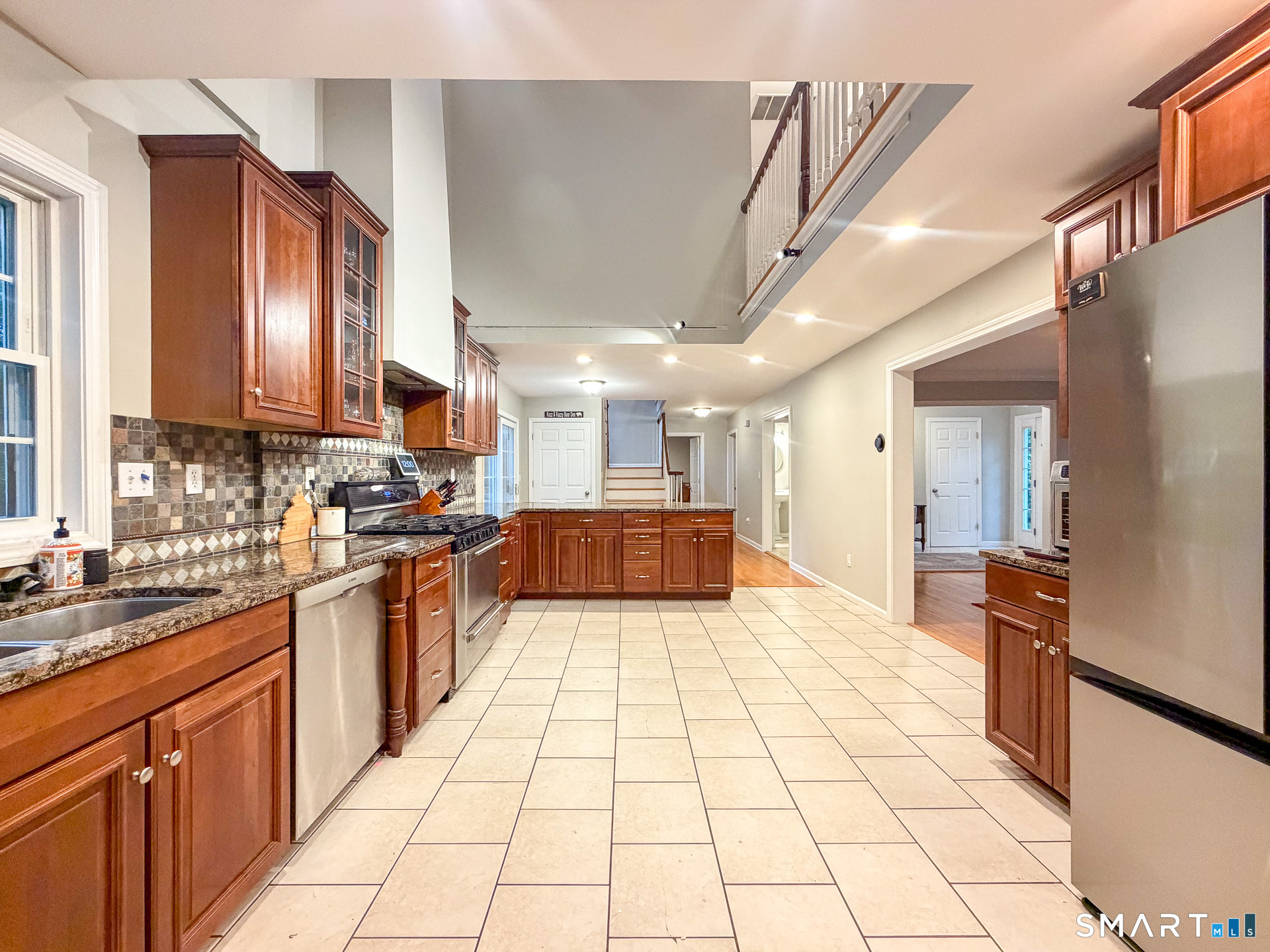 662 Coleman Road Cheshire, CT 06410 - Photo 3 of 40