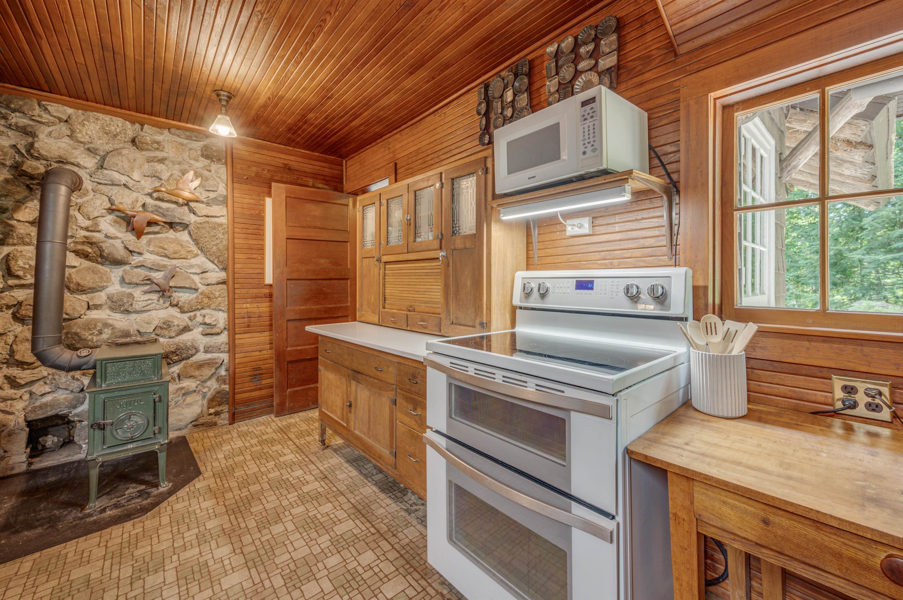251 Bay Point Road Newbury, NH 03255 - Photo 9 of 60 Gallery Image 9