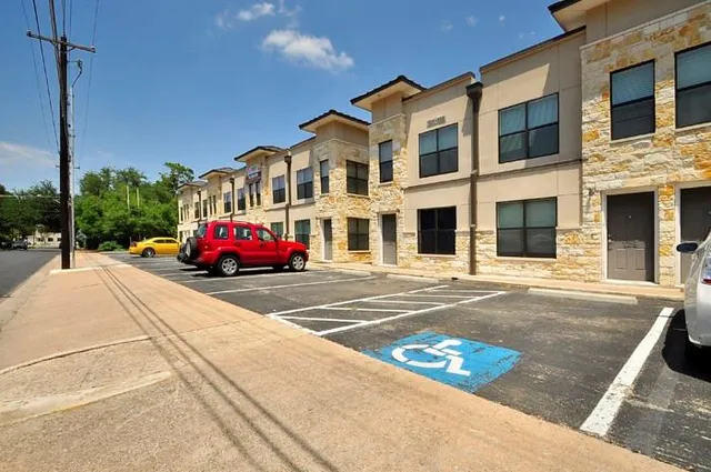 $1,540 | 711 West 32nd Street, Unit 106, Austin, TX 78705