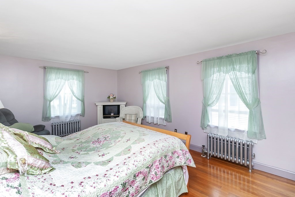 83 Wexford Street Springfield, MA 01118 - Photo 15 of 40