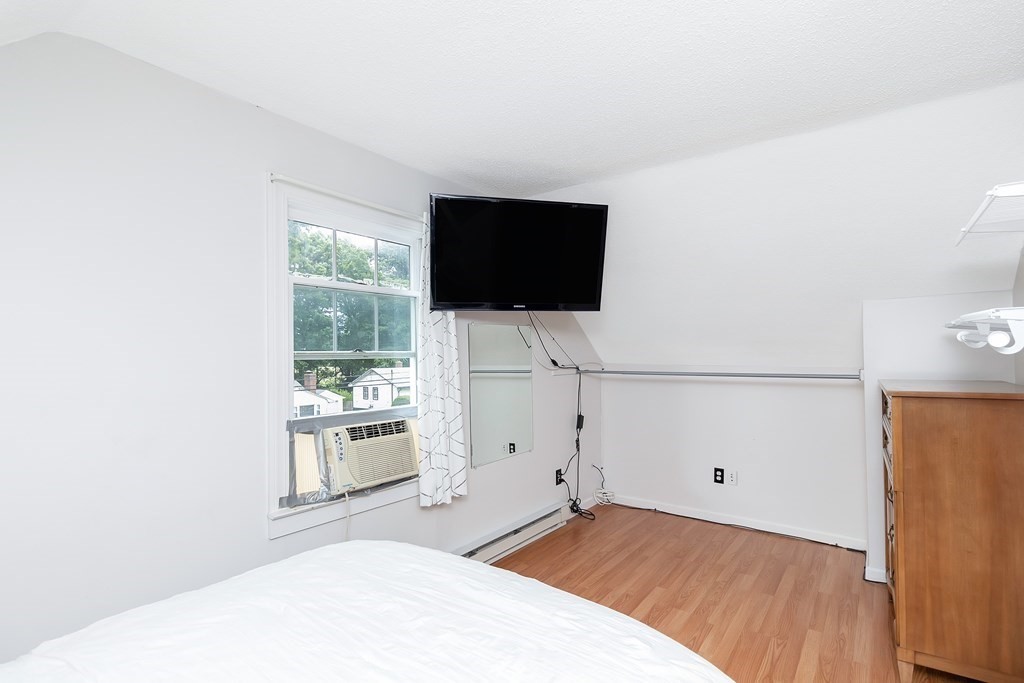 83 Wexford Street Springfield, MA 01118 - Photo 24 of 40