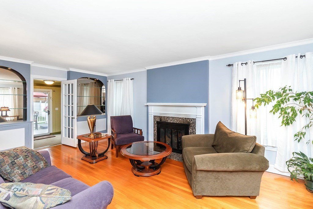 83 Wexford Street Springfield, MA 01118 - Photo 4 of 40