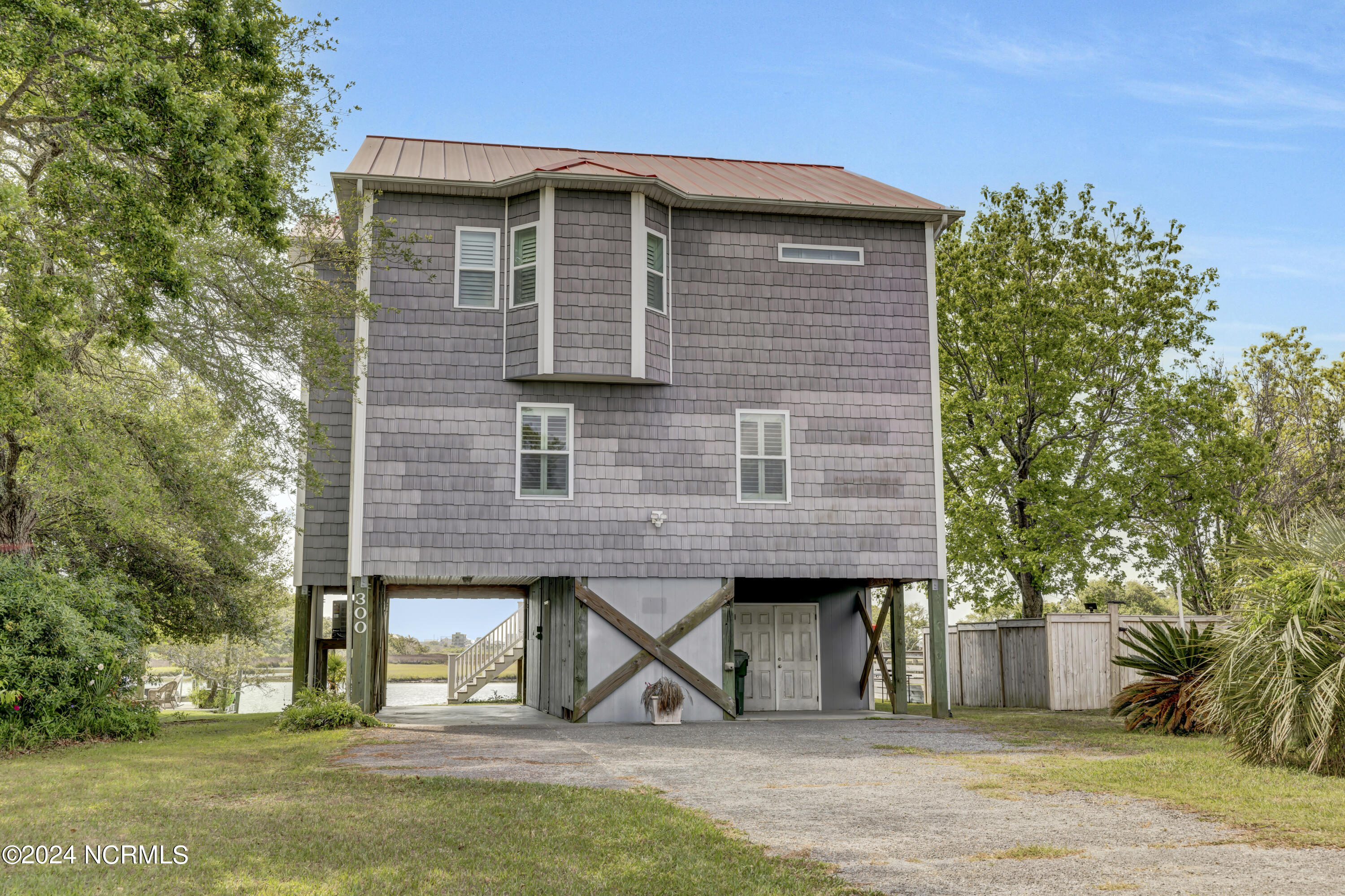 300 Atkinson Point Road Surf City, NC 28445 - Photo 5 of 47 6Q7A2593
