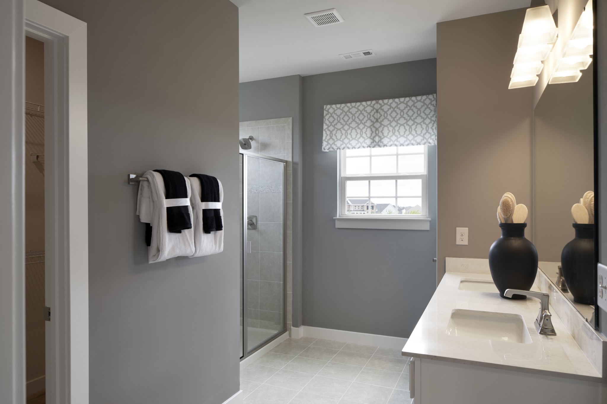 4026 Oglethorpe Drive Franklin, TN 37064 - Photo 14 of 15 a room with window and bathroom