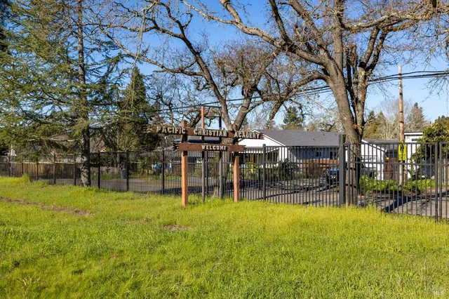 a view of an outdoor space