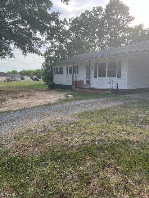 719 Friendly Road Eden, NC 27288 - Photo 3 of 14 Gallery Image 3
