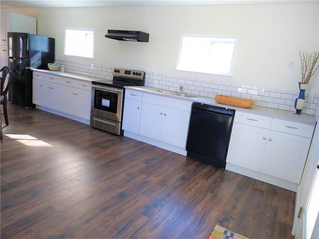 7 Birch Swamp Road Warren, RI 02885 - Photo 6 of 24 Gallery Image 6
