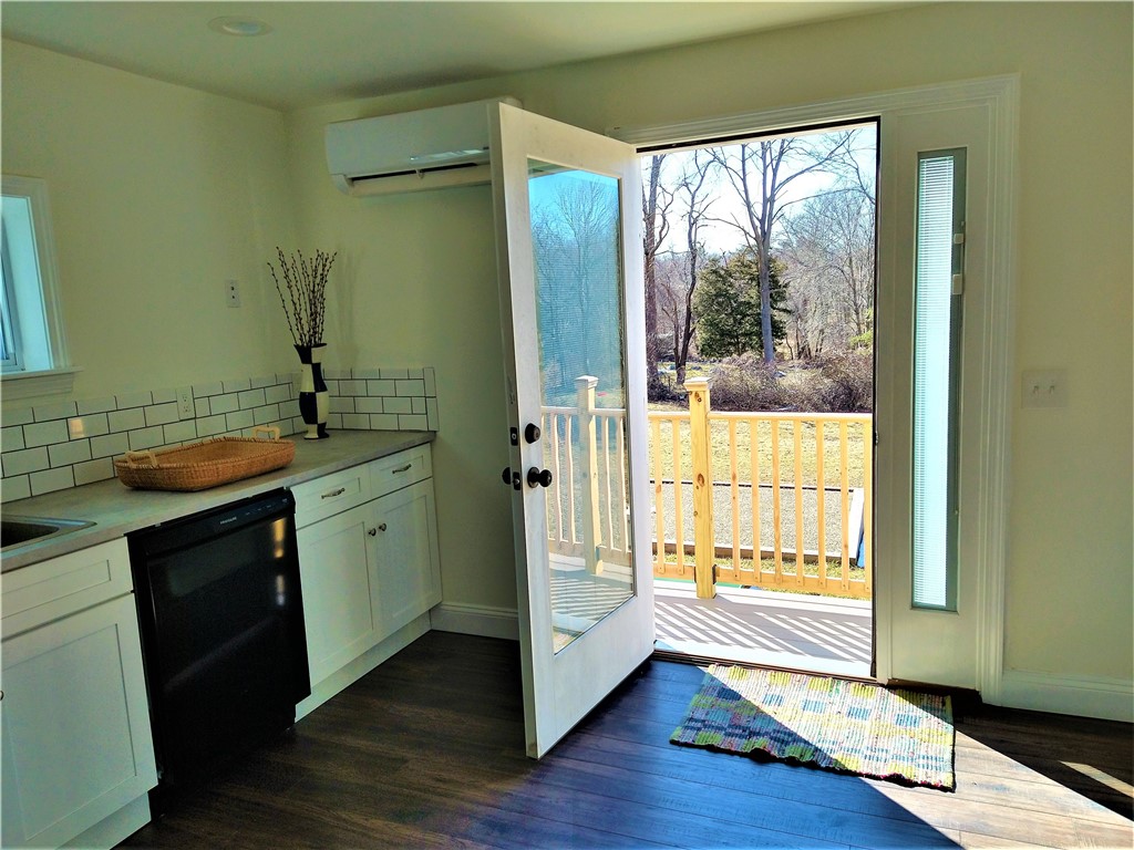 7 Birch Swamp Road Warren, RI 02885 - Photo 9 of 24 Gallery Image 9