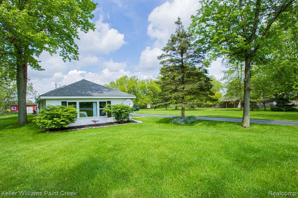 7648 Lapeer Road Avoca, MI 48006 - Photo 24 of 37