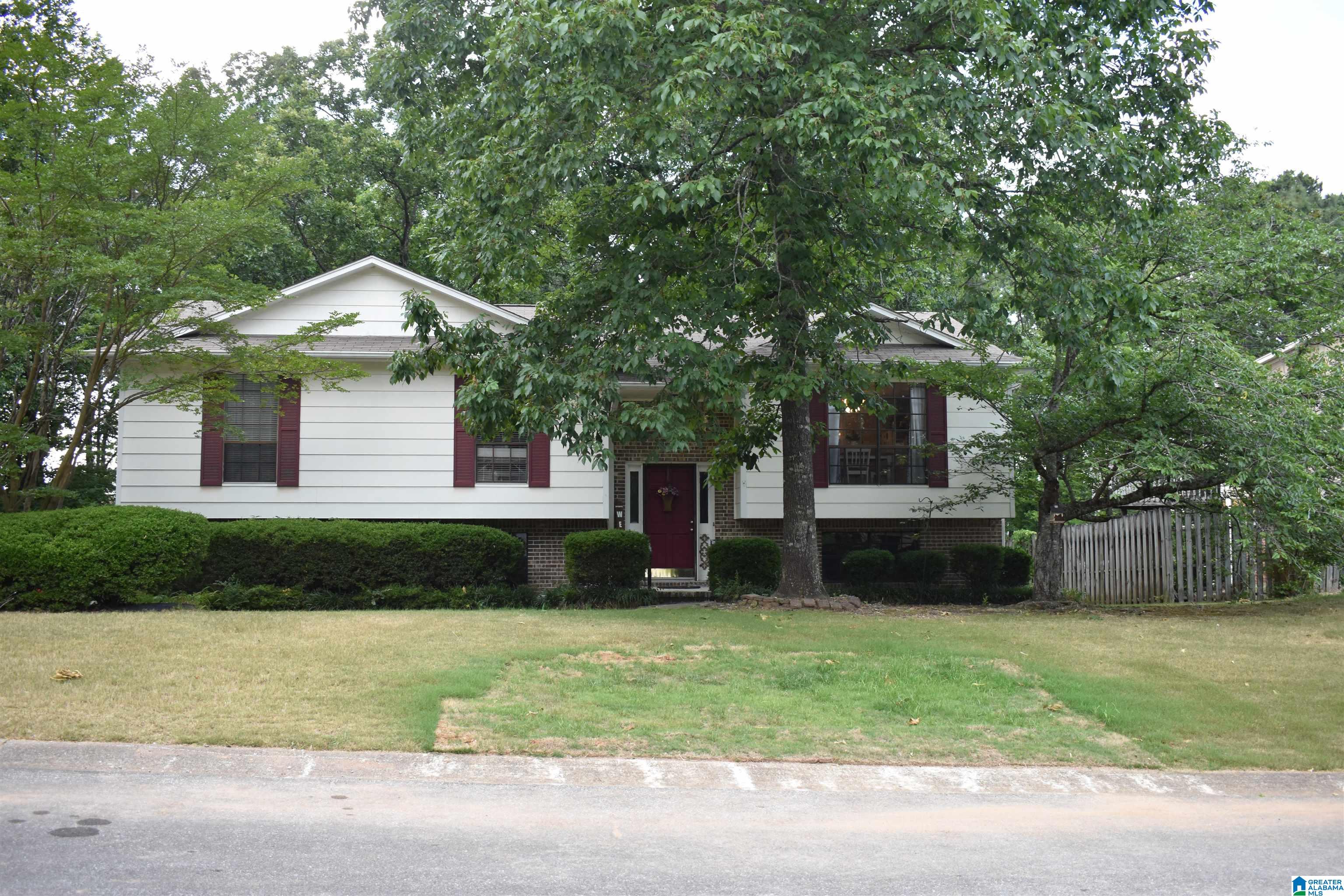 1626 Caribbean Circle Alabaster, AL 35007 - Photo 2 of 38