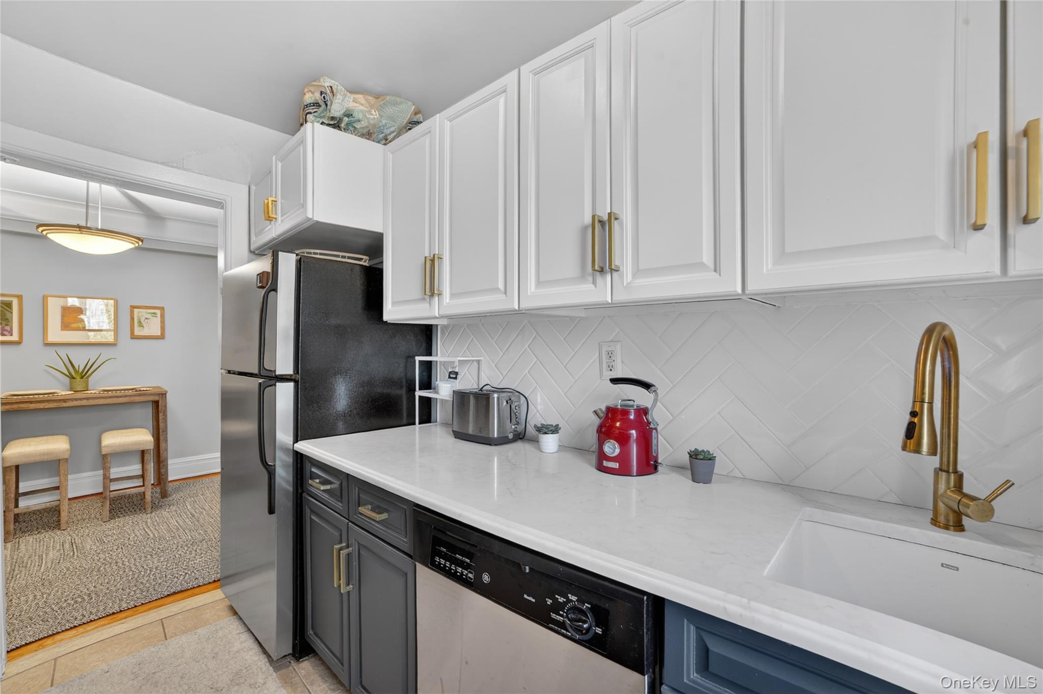 42 Pondfield Road West, Unit 4F Bronxville, NY 10708 - Photo 19 of 30
