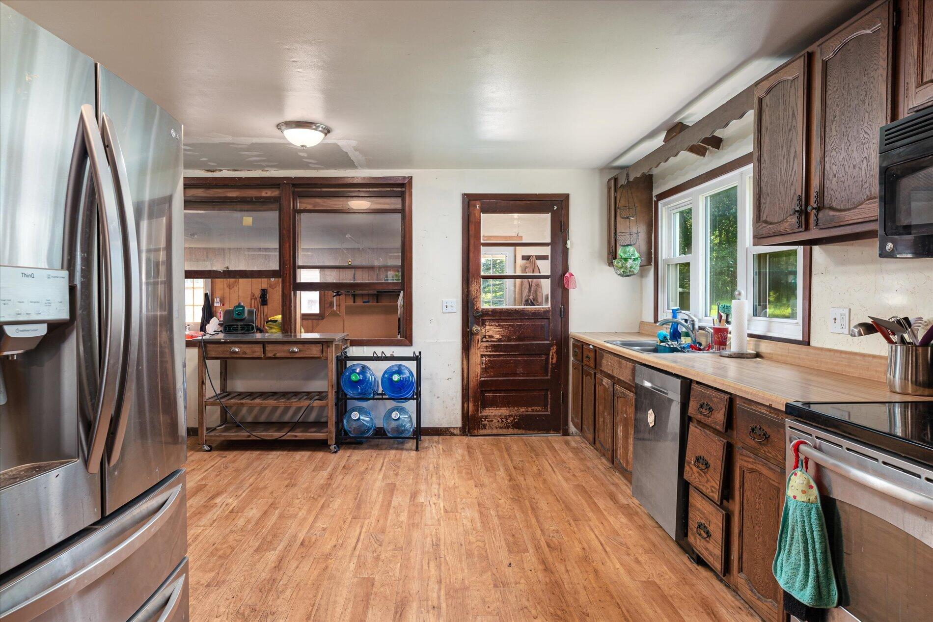 733 Long Court Sparta, WI 54656 - Photo 7 of 25 Kitchen