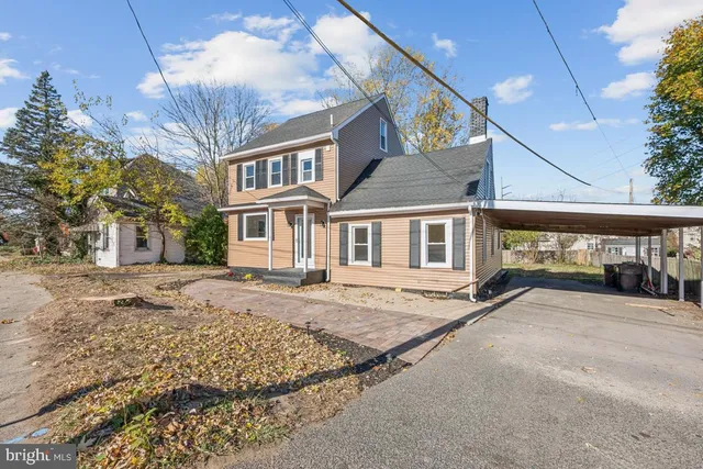 a view of a house with a outdoor space