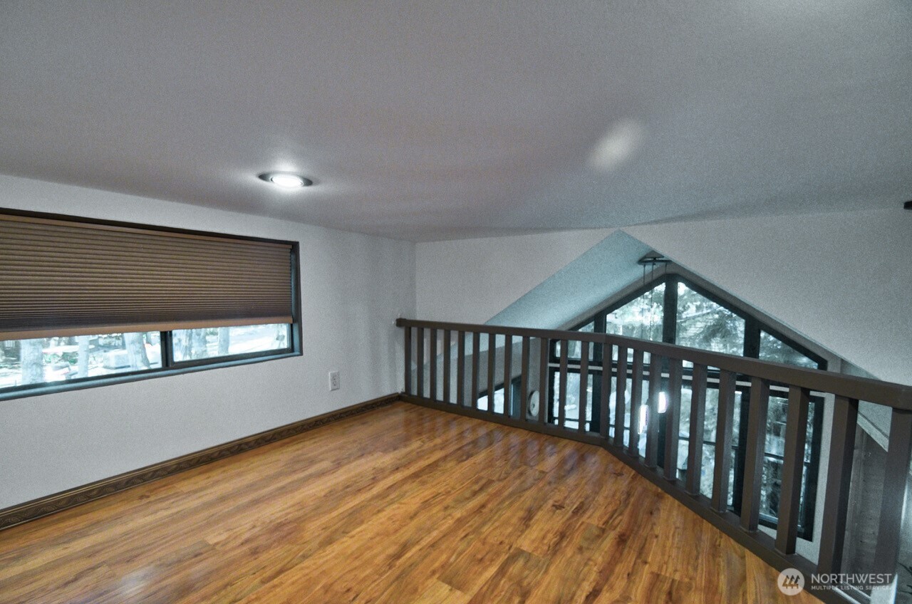 1546 Reservation Road Southeast, Unit 183 Olympia, WA 98513 - Photo 20 of 38 a view of hallway with a window