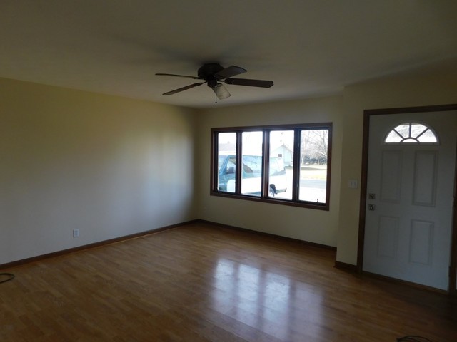 8925 South Lynn Street Rochelle, IL 61068 - Photo 3 of 16