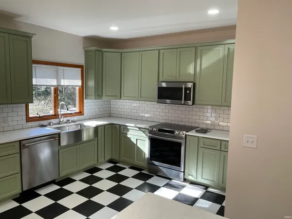 $2,700 | 5893 South Black Ankle Road, Bloomfield, IN 47424