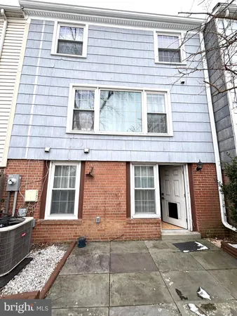 $3,000 | 8104 Oaklake Court, Alexandria, VA 22309