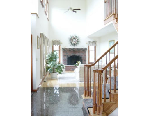 221 8 Lots Road Sutton, MA 01590 - Photo 6 of 15