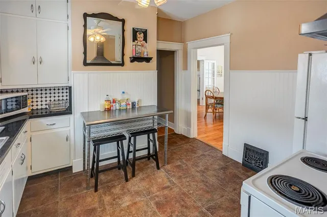 $1,800 | 1620 Clawson Street, Alton, IL 62002