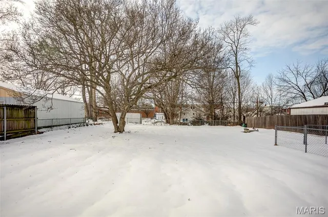 $1,800 | 1620 Clawson Street, Alton, IL 62002