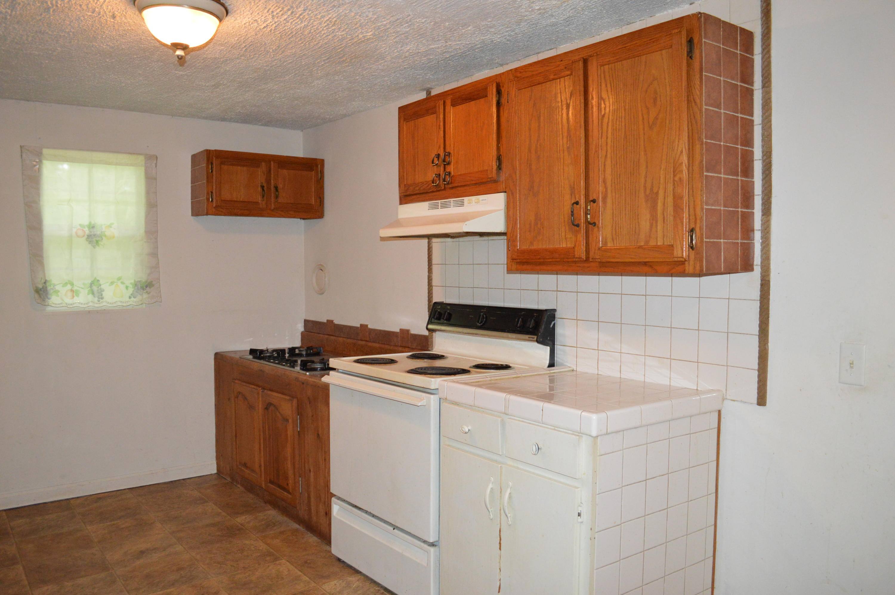 2374 East Emerson Road Cohutta, GA 30710 - Photo 13 of 39 Electric & Gas Range
