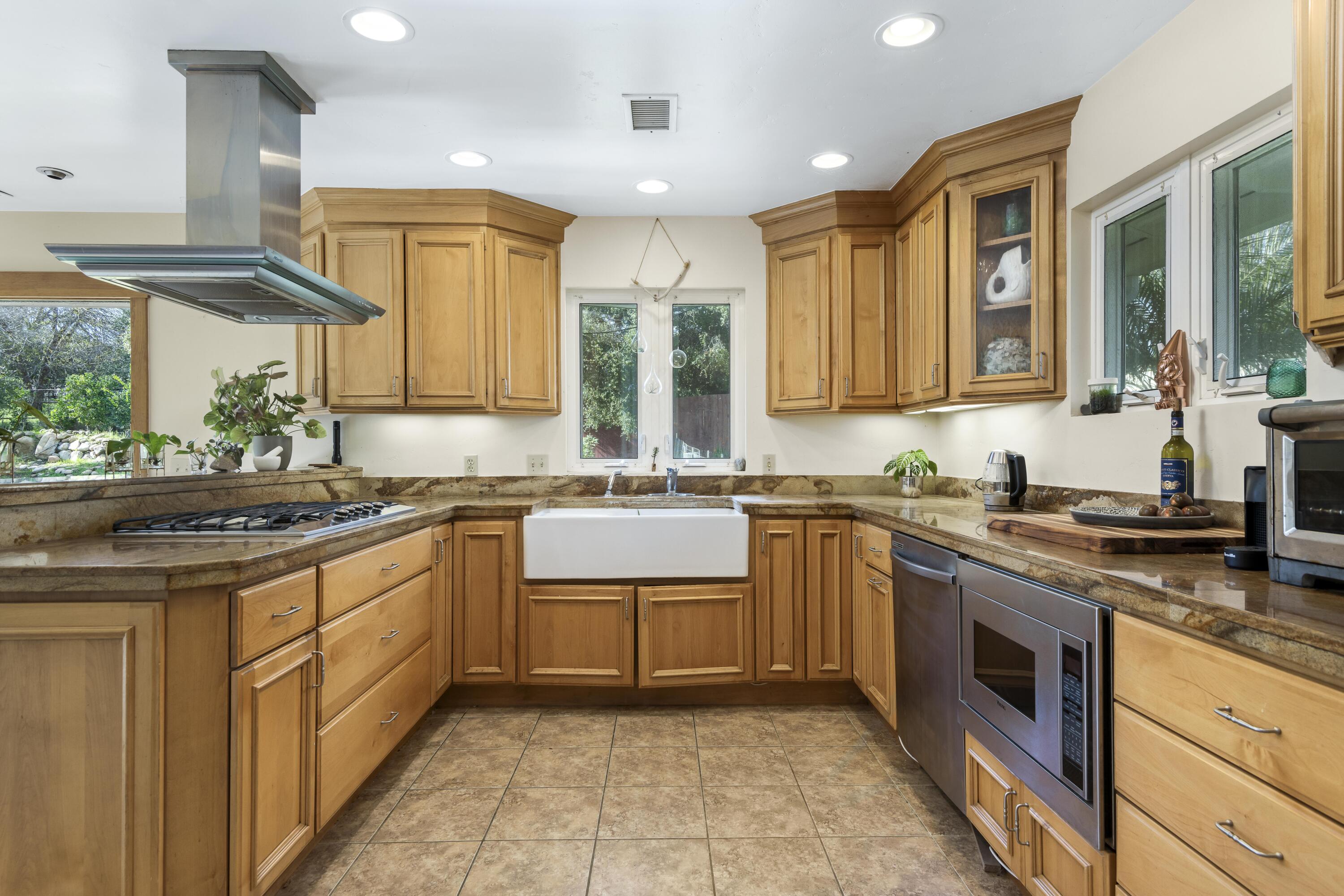 3583 Modoc Road Santa Barbara, CA 93105 - Photo 3 of 16 04
