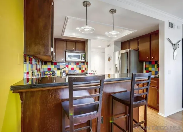 $799,800 | 220 Lemon Grove, Irvine, CA 92618