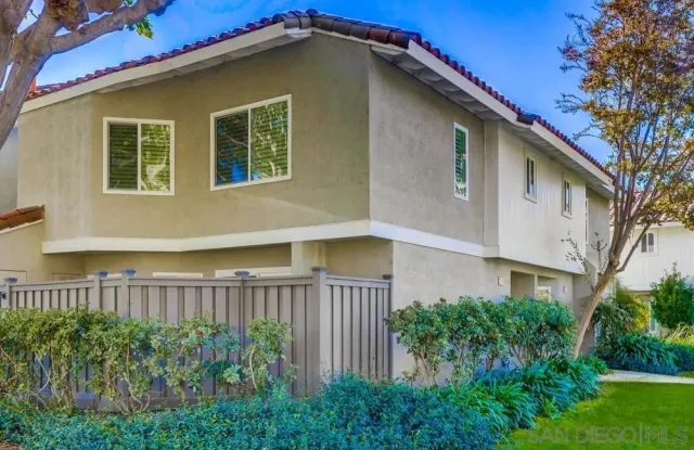 $799,800 | 220 Lemon Grove, Irvine, CA 92618