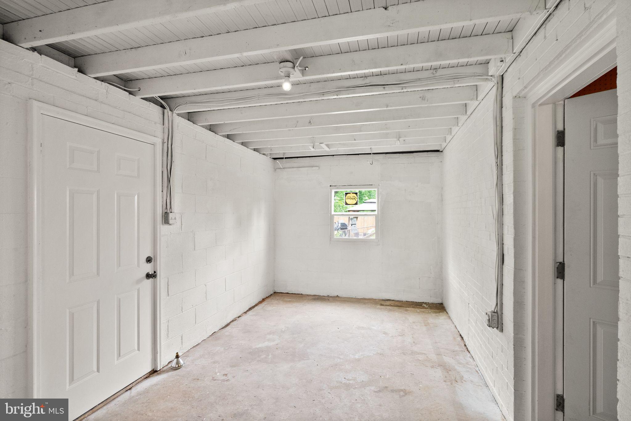 4010 Mapleton Drive Chantilly, VA 20151 - Photo 27 of 33 a view of an empty room