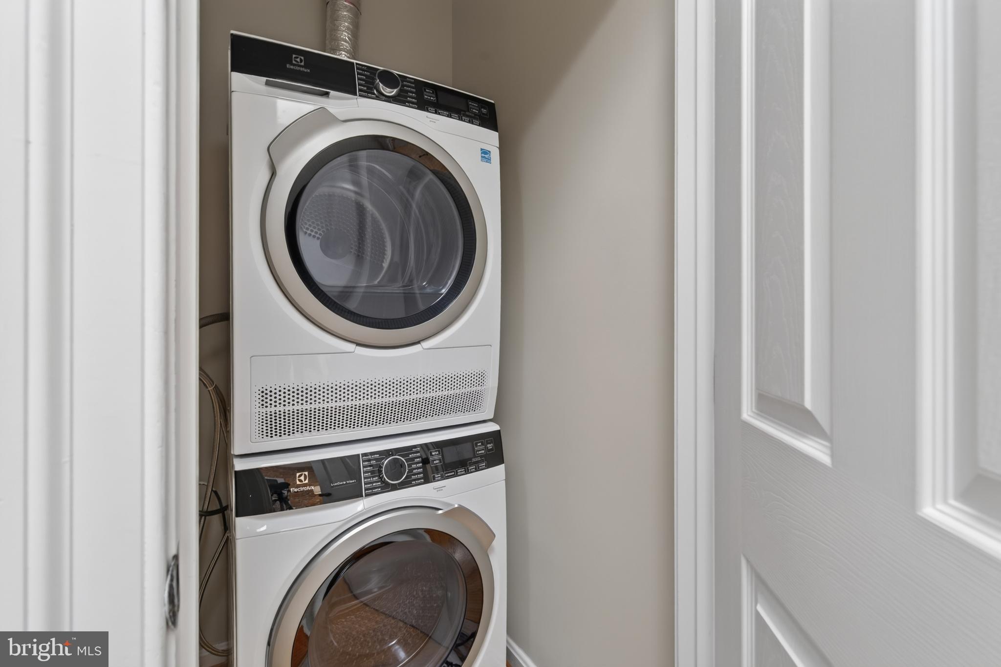 236 Warren Street Northeast Washington, DC 20002 - Photo 20 of 39 Washer/Dryer