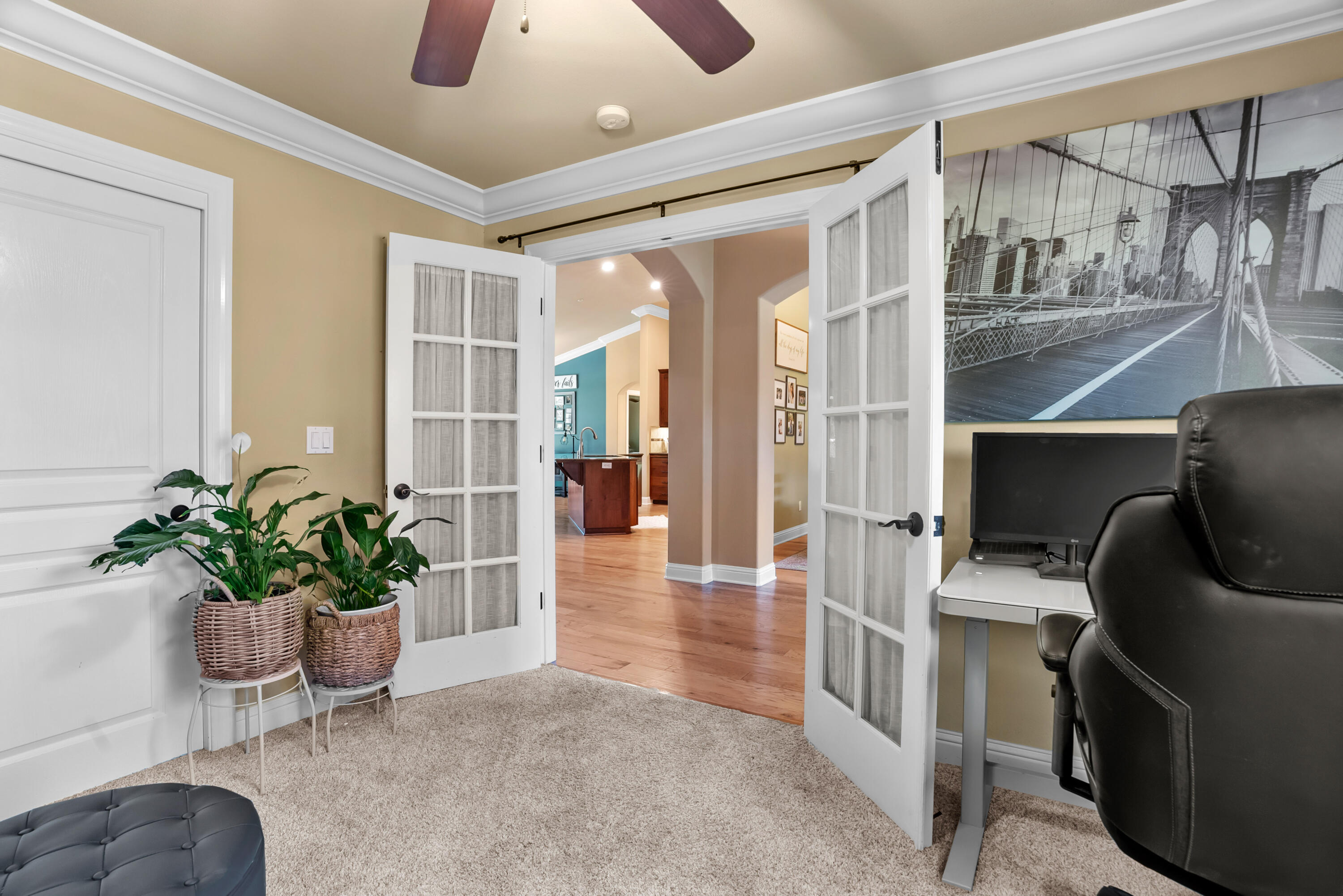 3149 Laver Street Redding, CA 96002 - Photo 32 of 40 a dining room with furniture and potted plant